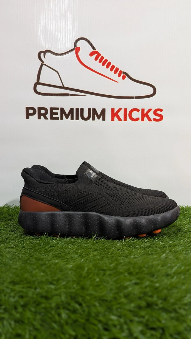 Black Slip-On Running Shoes with Brown Heel Accent