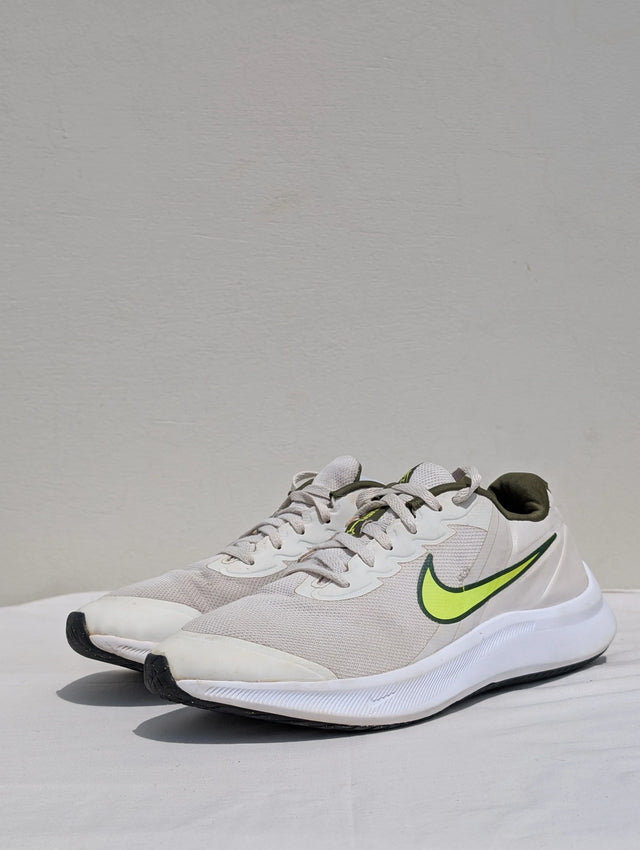 Nike Star Runner Running Shoes – White & Neon Green Sneakers