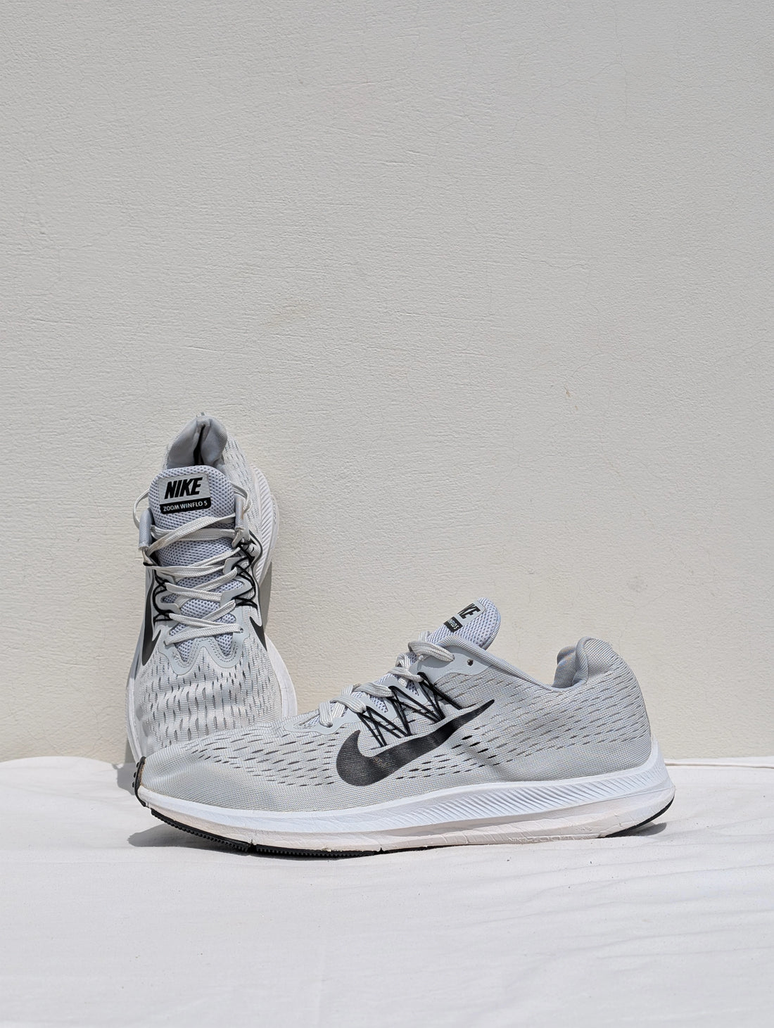 Nike Zoom Winflo 5 Running Shoes – Grey & Black Sneakers