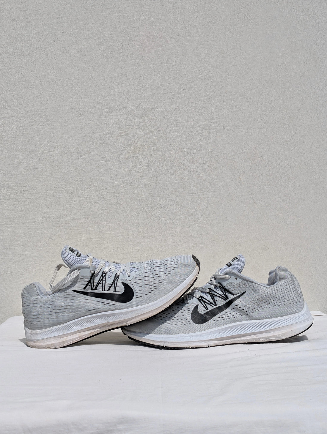 Nike Zoom Winflo 5 Running Shoes – Grey & Black Sneakers