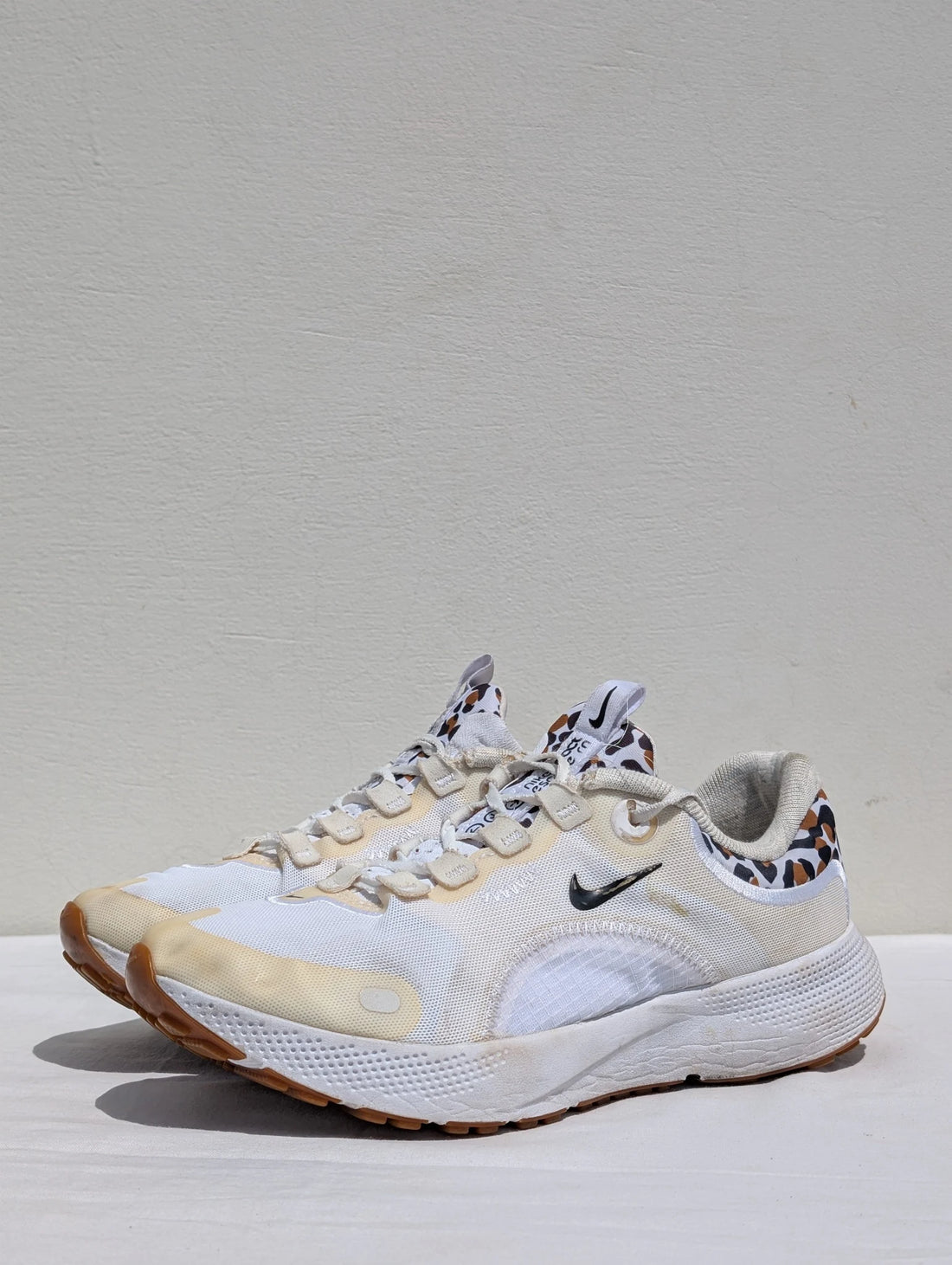 Nike React Escape Run Sneakers – White, Beige & Leopard Print