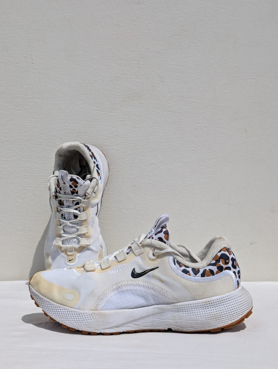 Nike React Escape Run Sneakers – White, Beige & Leopard Print