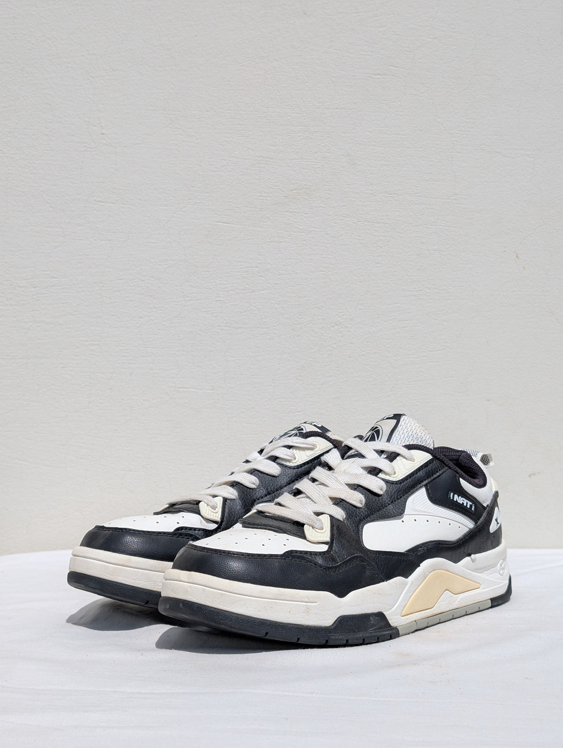 XTEP Sneakers – Black, White & Cream Retro Style