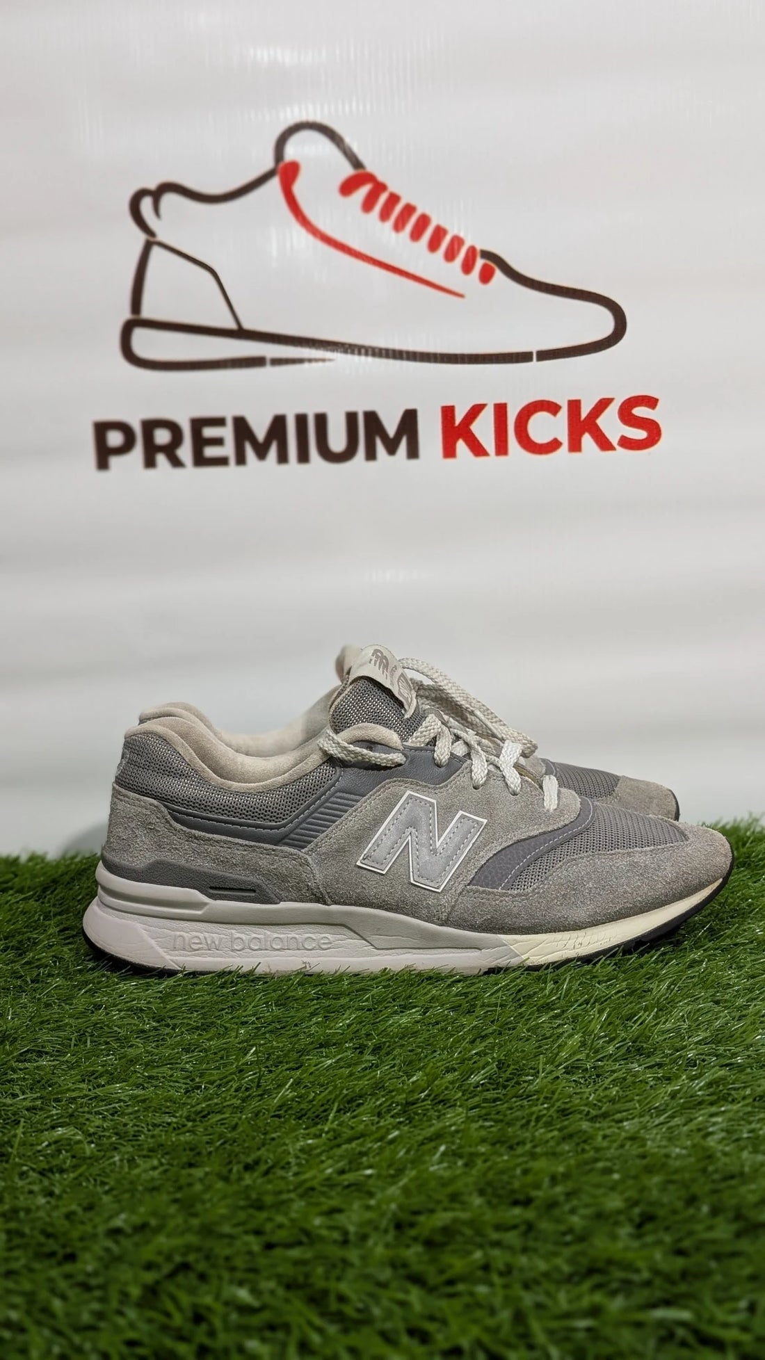 New Balance 997H Sneakers – Grey & White