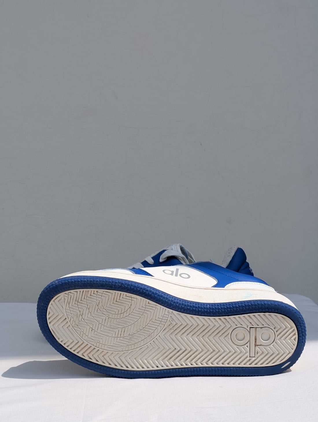 ALO Blue & White Classic Court Sneakers