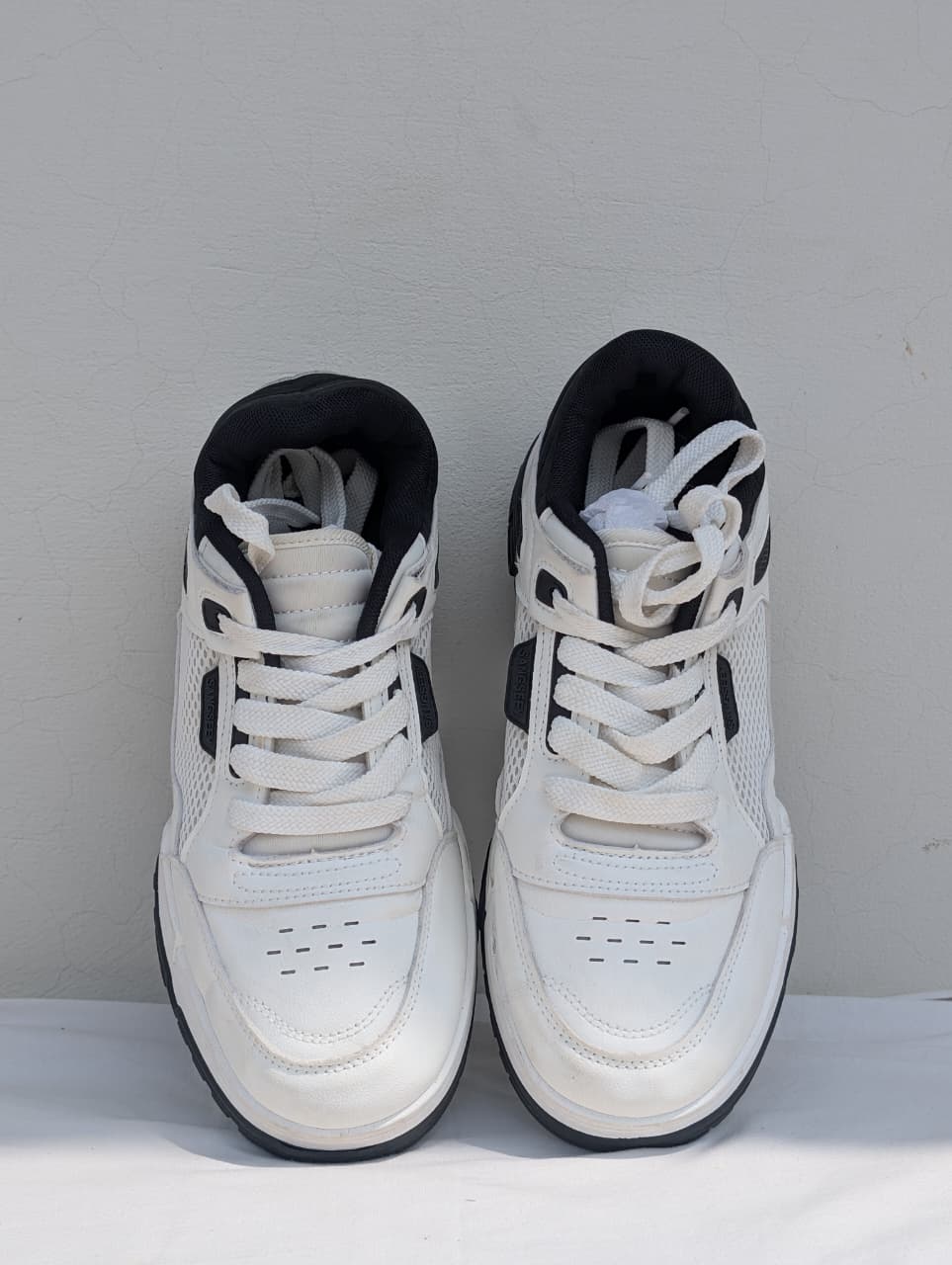 SANGSEEY White & Black Mesh Casual Sneakers